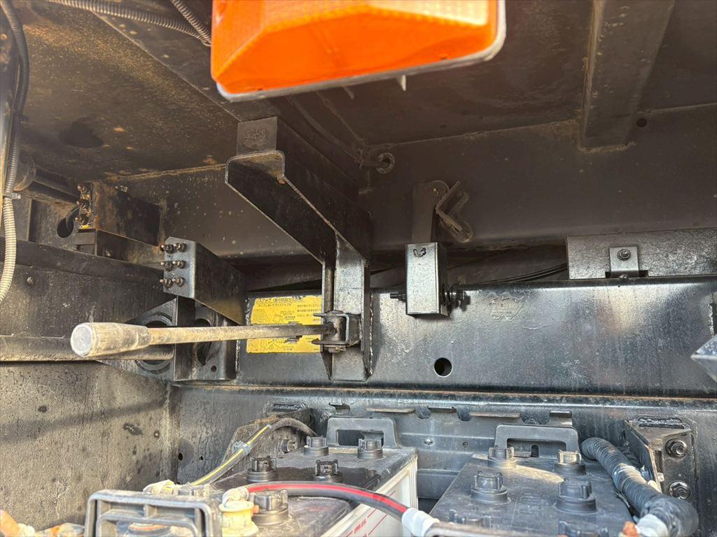 日野 プロフィア QKG-FS1EKDA(6x4)の写真16