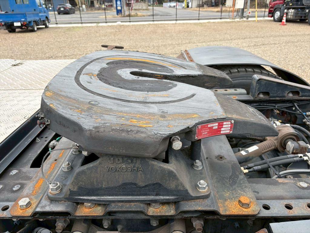 いすゞ ギガ QKG-EXD52BD(2WD)の写真9