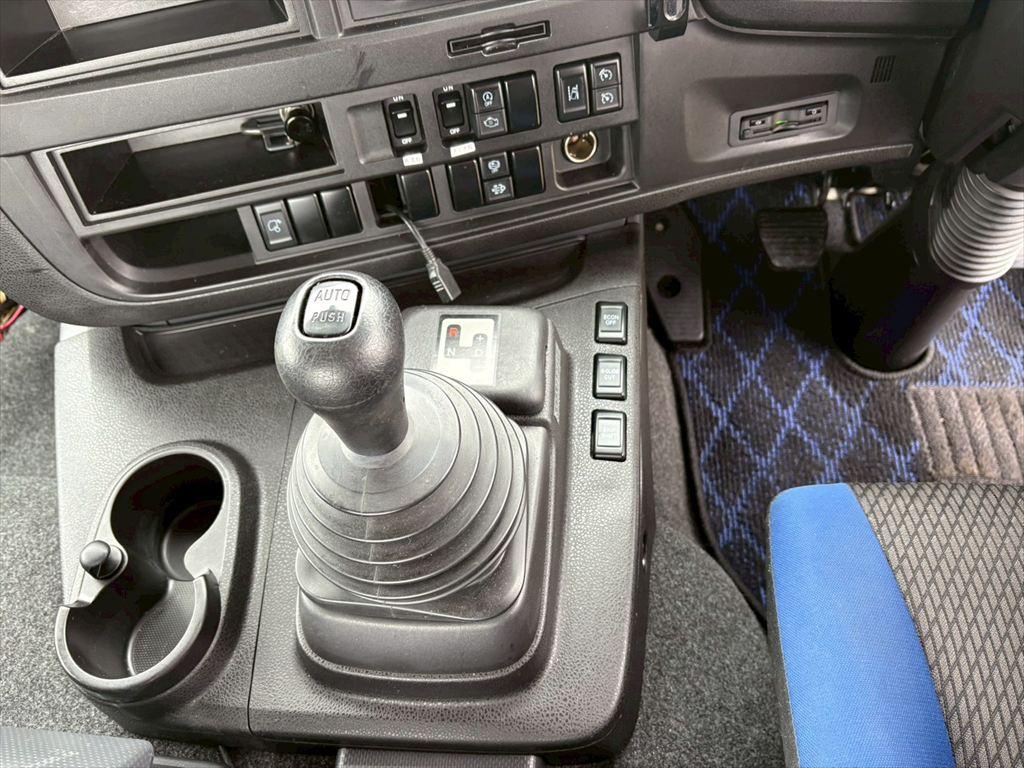 いすゞ ギガ QKG-EXD52BD(2WD)の写真23