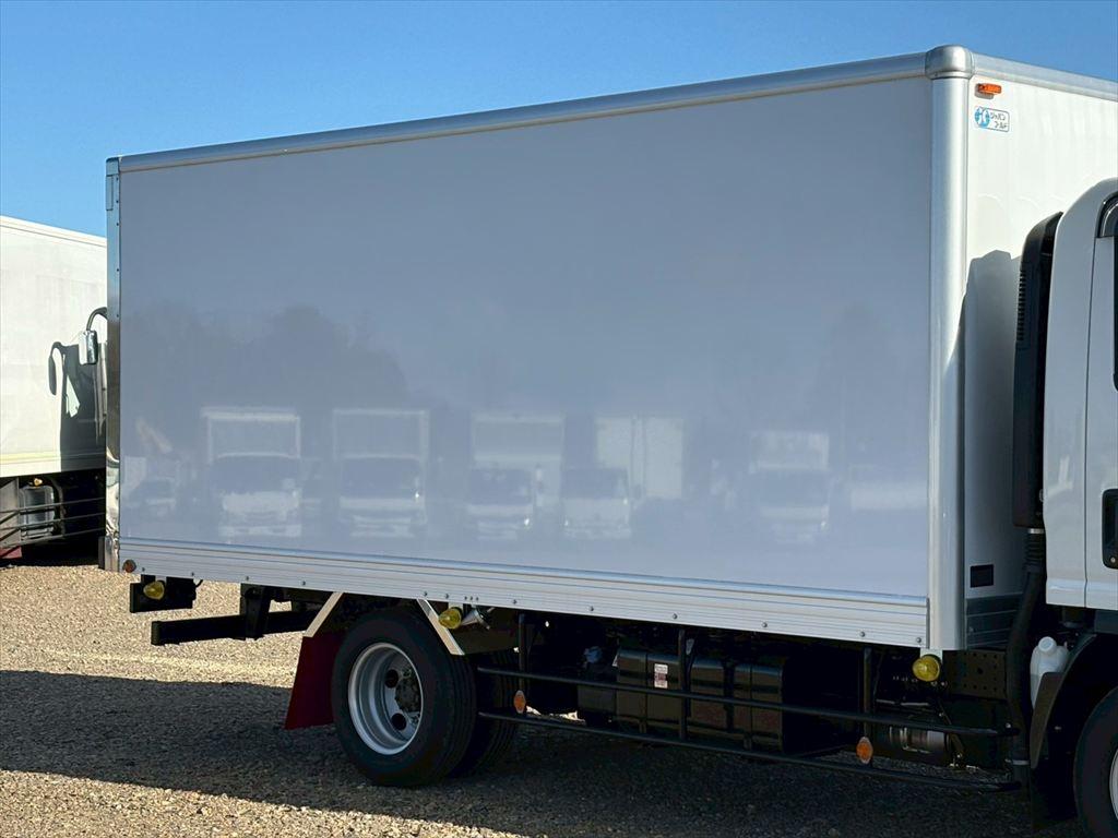 いすゞ エルフ 2TG-NPR88AM(2WD)の写真5