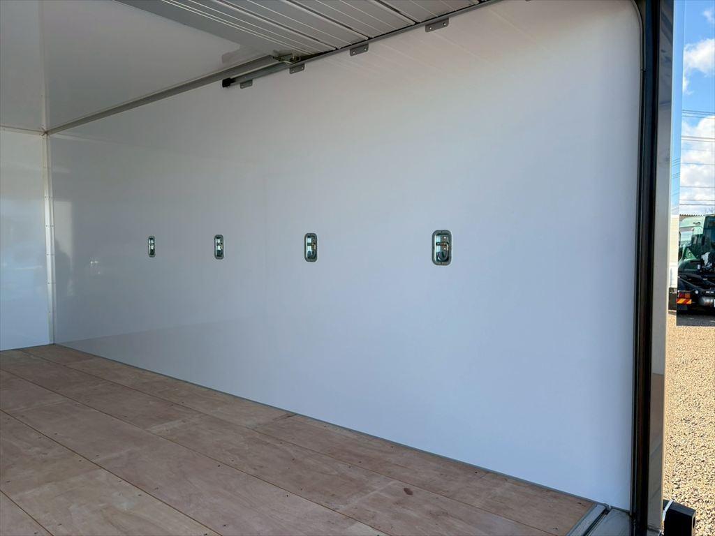 いすゞ エルフ 2TG-NPR88AM(2WD)の写真10