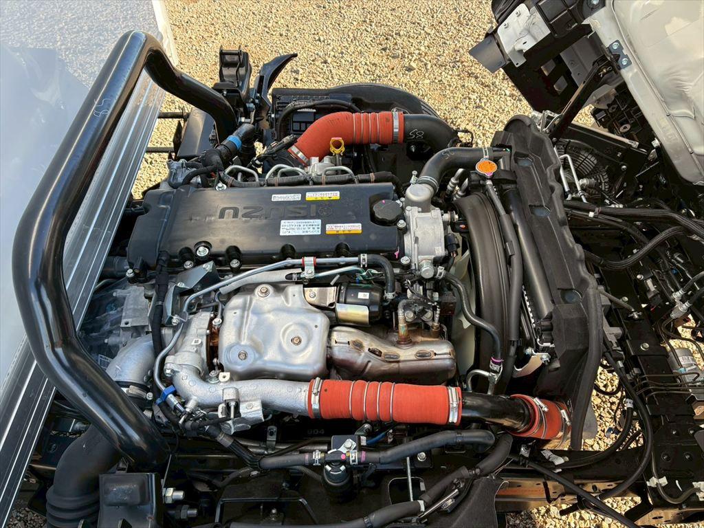 いすゞ エルフ 2TG-NPR88AM(2WD)の写真19