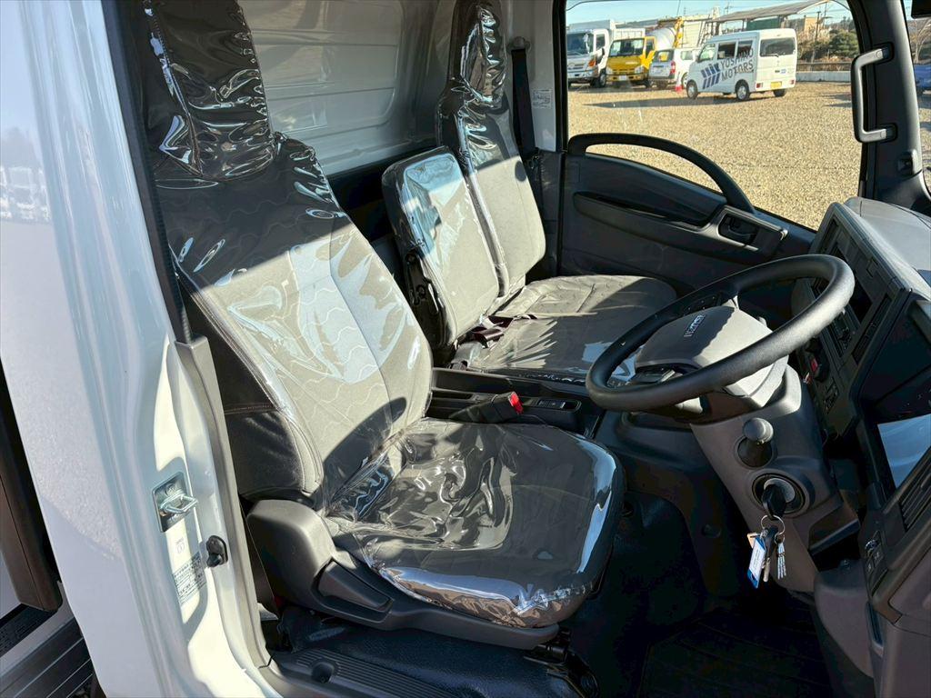 いすゞ エルフ 2TG-NPR88AM(2WD)の写真21