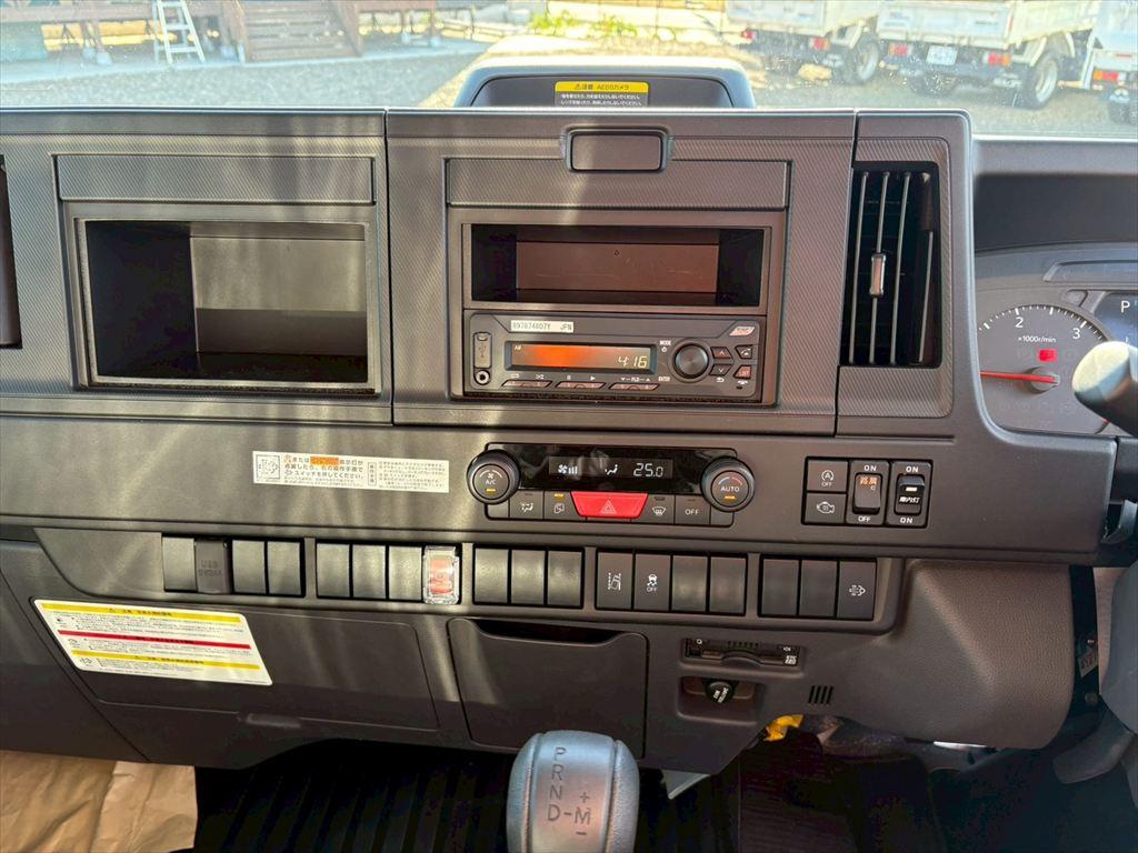 いすゞ エルフ 2TG-NPR88AM(2WD)の写真22