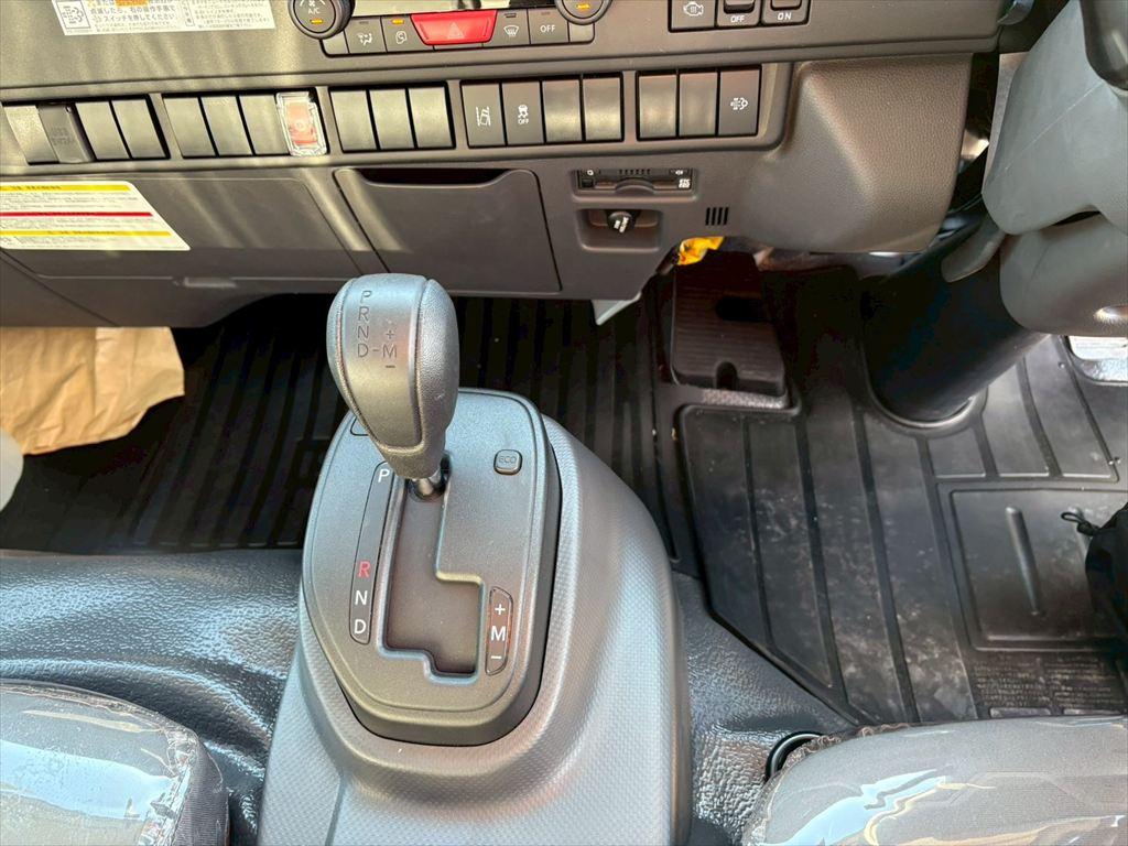 いすゞ エルフ 2TG-NPR88AM(2WD)の写真23