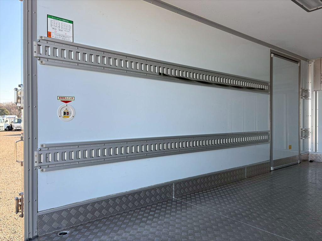 日野 デュトロ 2KG-XZU655(2WD)の写真9