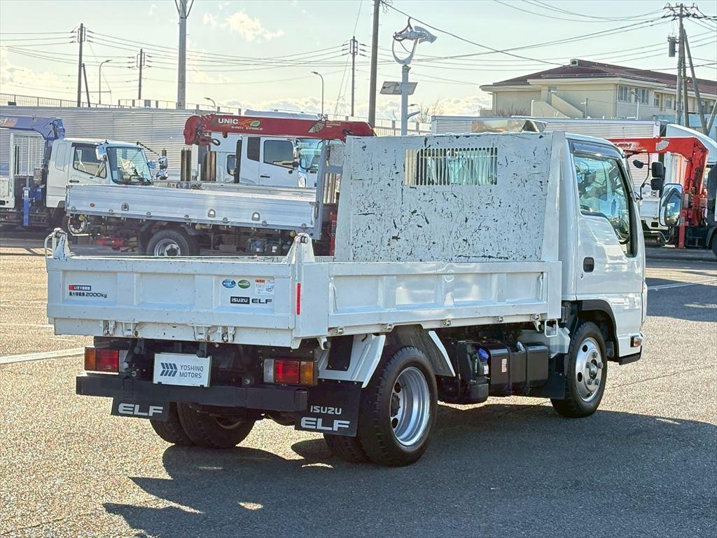 いすゞ エルフ 2RG-NJR88AN(2WD)の写真4
