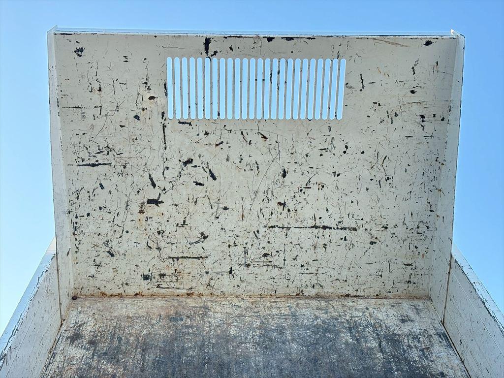 いすゞ エルフ 2RG-NJR88AN(2WD)の写真7