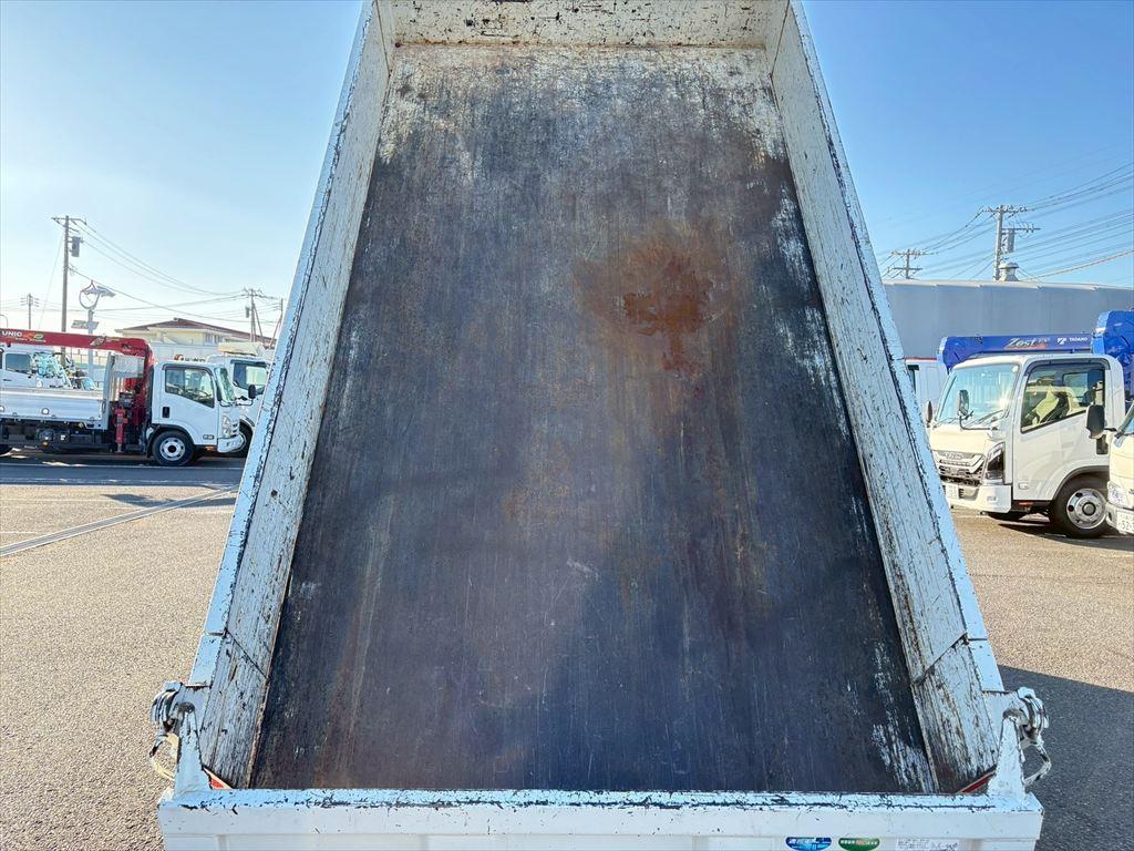 いすゞ エルフ 2RG-NJR88AN(2WD)の写真8