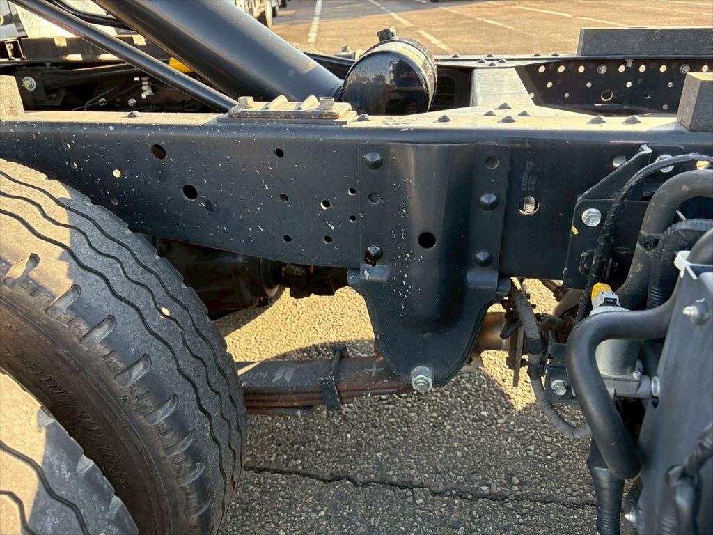 いすゞ エルフ 2RG-NJR88AN(2WD)の写真18