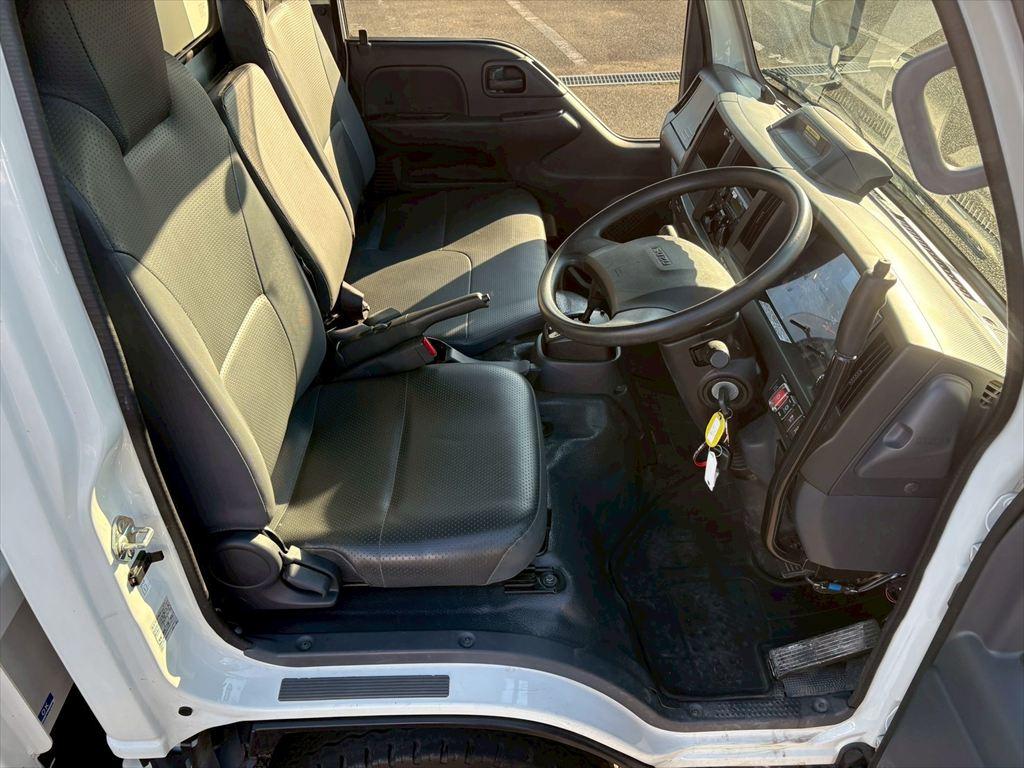 いすゞ エルフ 2RG-NJR88AN(2WD)の写真21