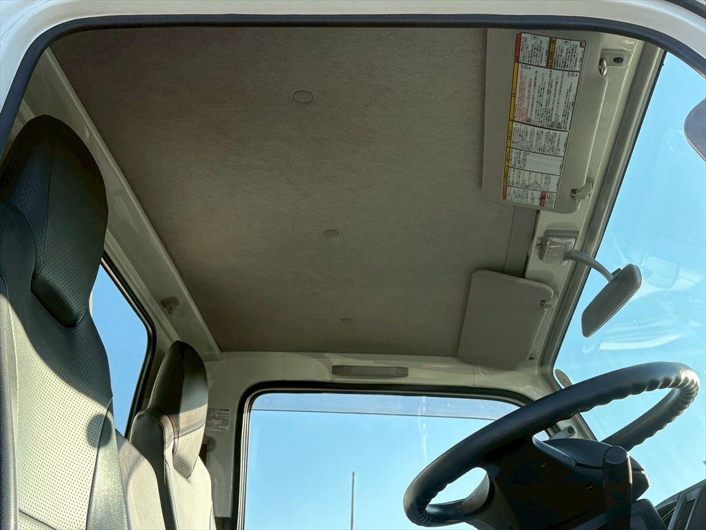 いすゞ エルフ 2RG-NJR88AN(2WD)の写真24