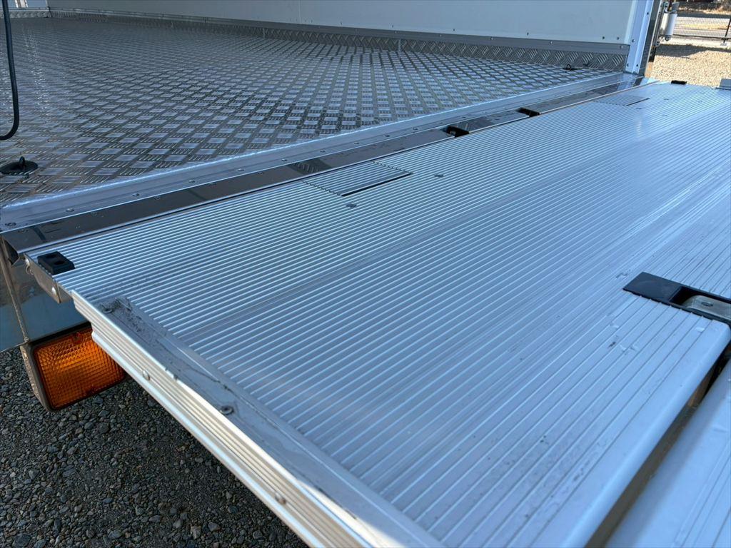 三菱 ファイター 2KG-FK65F(2WD)の写真13