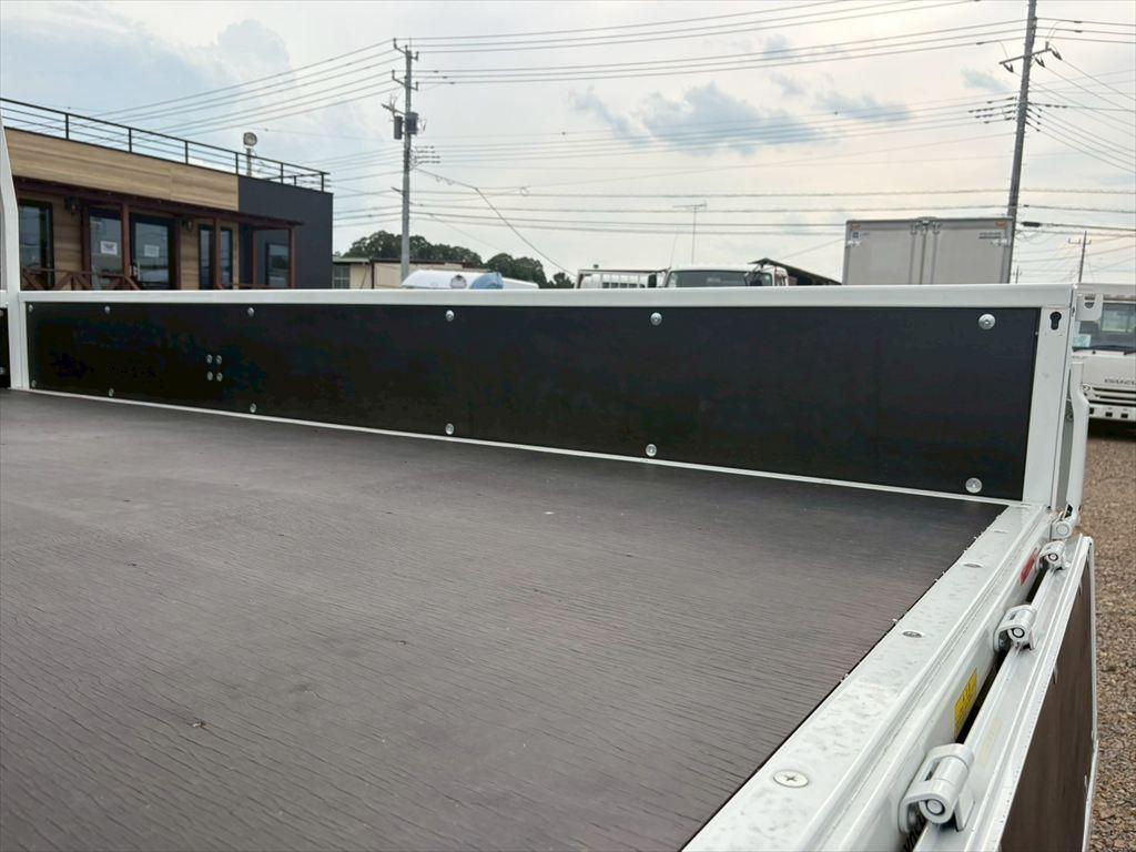 三菱 キャンター 2RG-FEAV0(2WD)の写真10