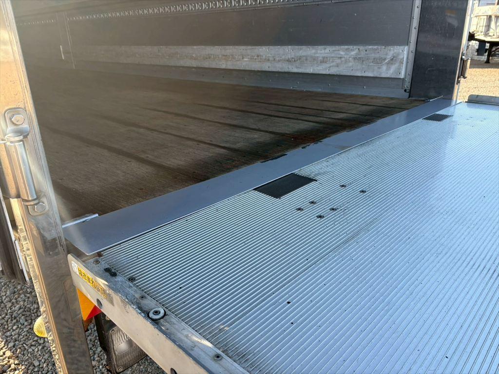 日野 プロフィア QPG-FR1EXEG(6x2)の写真13