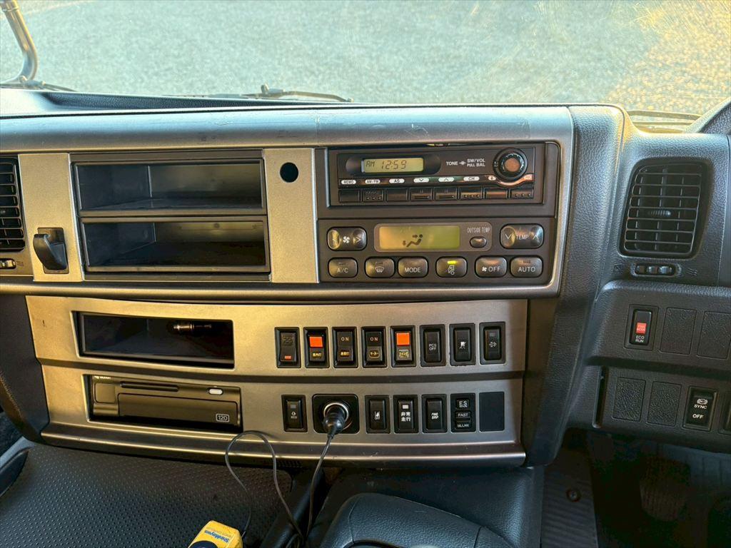 日野 プロフィア QPG-FR1EXEG(6x2)の写真22