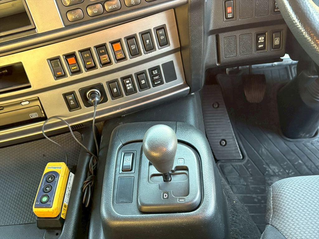 日野 プロフィア QPG-FR1EXEG(6x2)の写真23