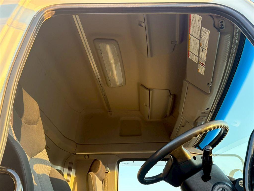 日野 プロフィア QPG-FR1EXEG(6x2)の写真24