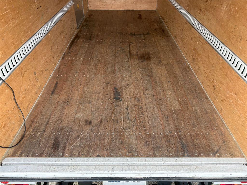 三菱 キャンター 2RG-FEAV0(2WD)の写真8