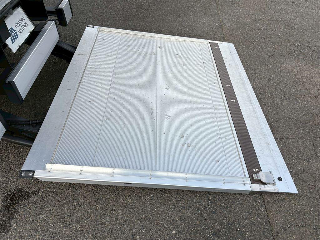 三菱 キャンター 2RG-FEAV0(2WD)の写真13