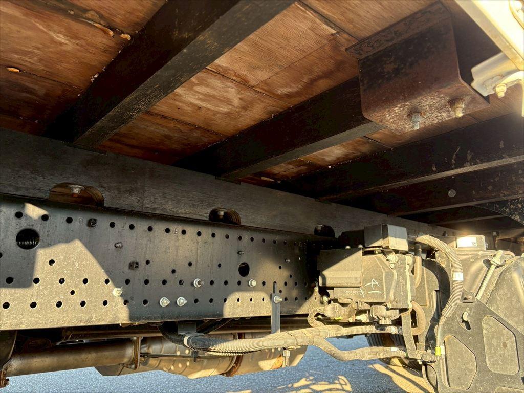 いすゞ フォワード 2PG-FRR90S2(2WD)の写真16