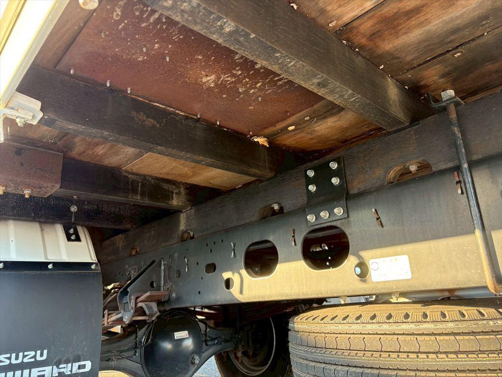 いすゞ フォワード 2PG-FRR90S2(2WD)の写真17