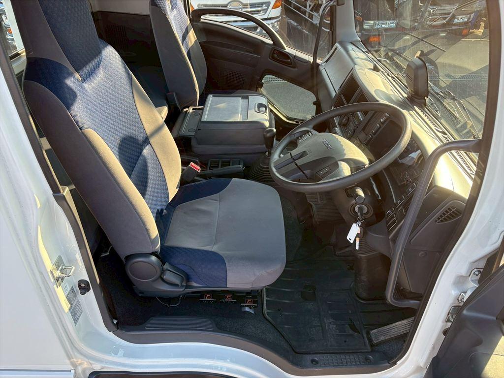 いすゞ フォワード 2PG-FRR90S2(2WD)の写真21