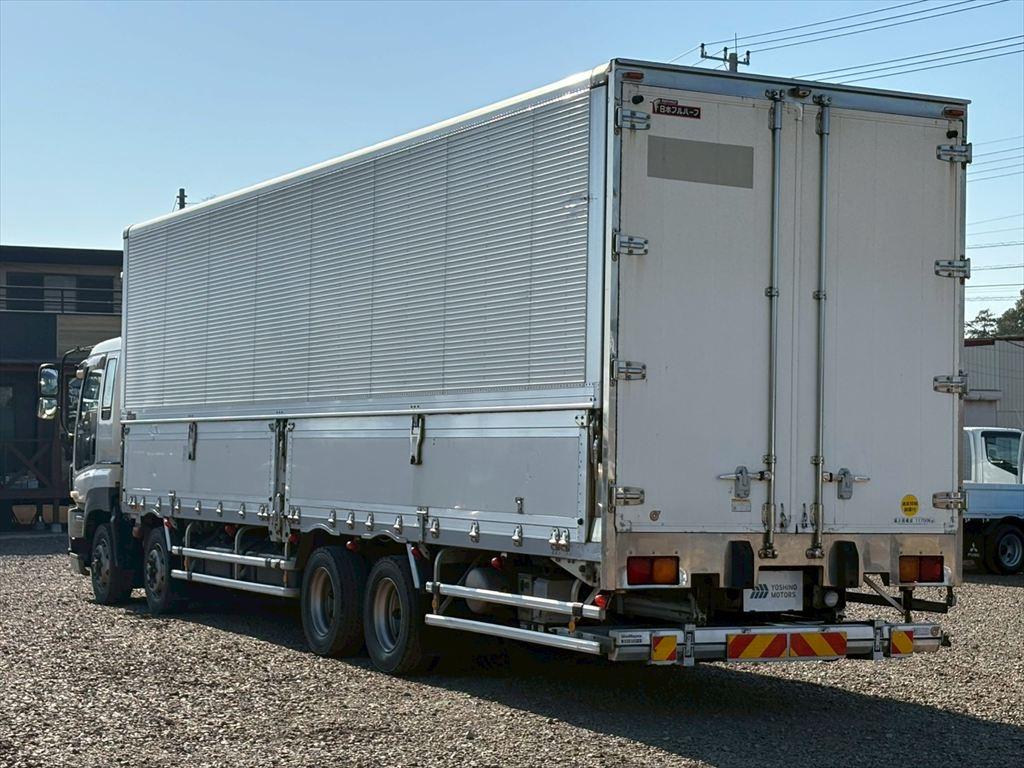 いすゞ ギガ QKG-CYJ77A(8x4)の写真3