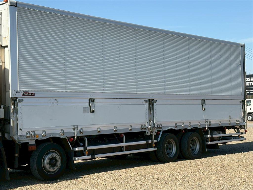 いすゞ ギガ QKG-CYJ77A(8x4)の写真6