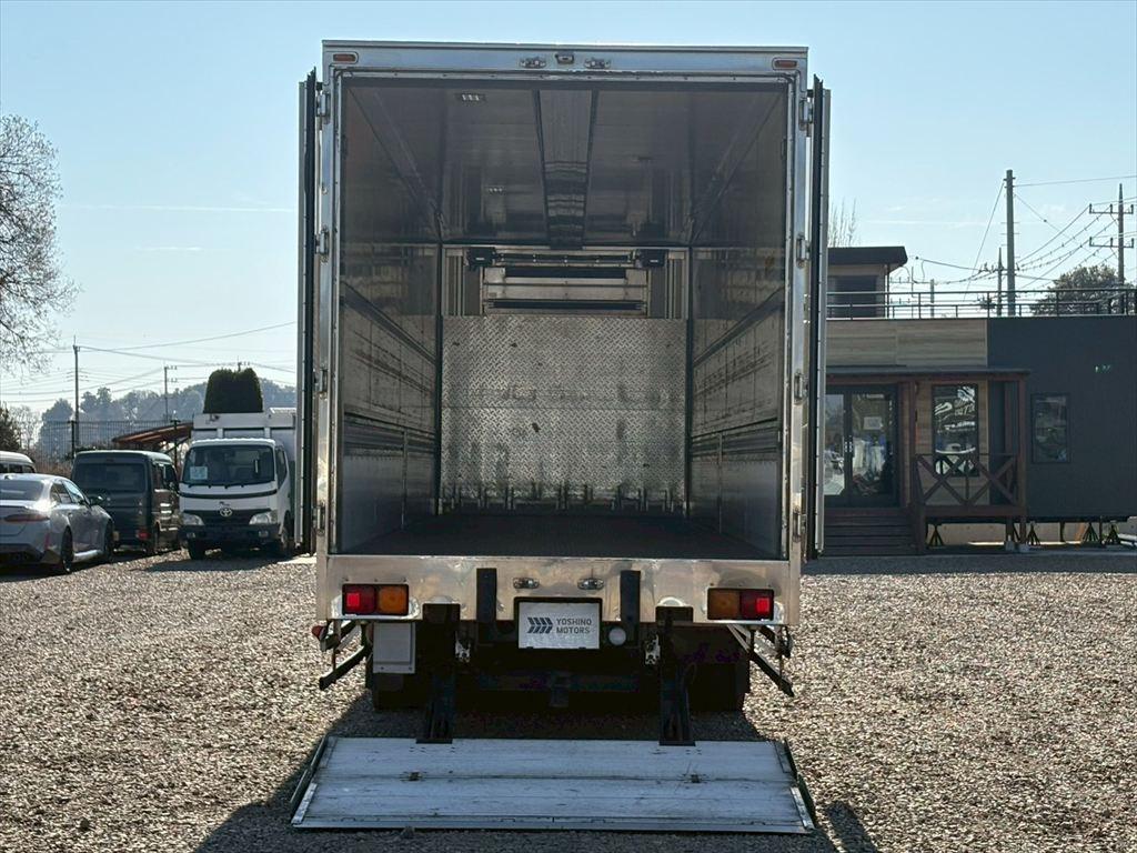 いすゞ ギガ QKG-CYJ77A(8x4)の写真11