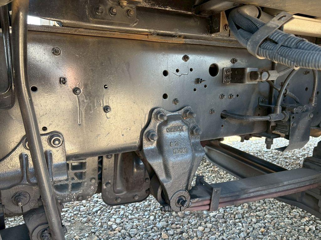 いすゞ ギガ QKG-CYJ77A(8x4)の写真15
