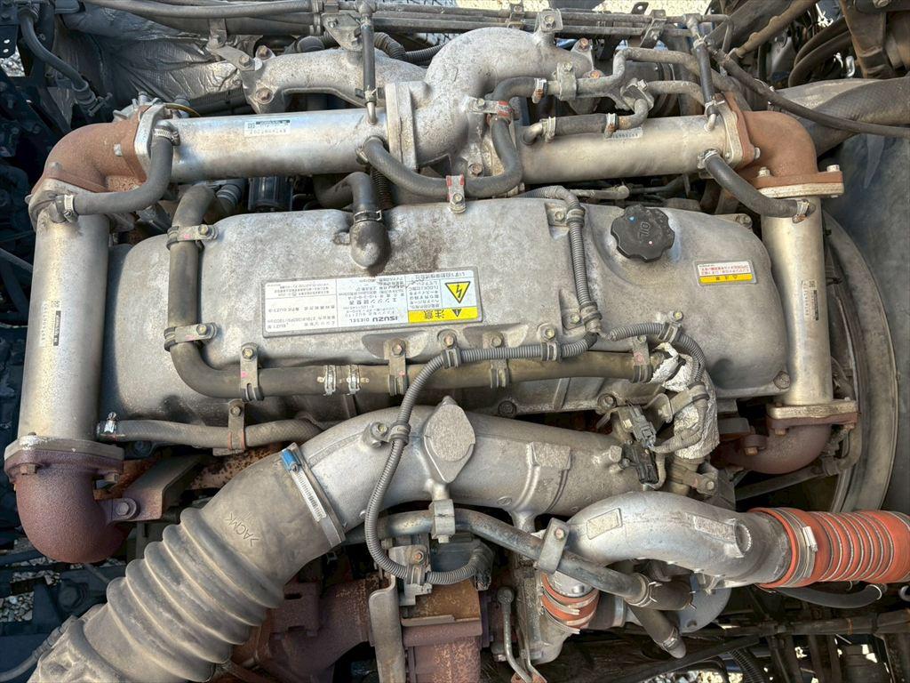 いすゞ ギガ QKG-CYJ77A(8x4)の写真20