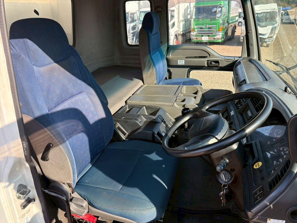 いすゞ ギガ QKG-CYJ77A(8x4)の写真21