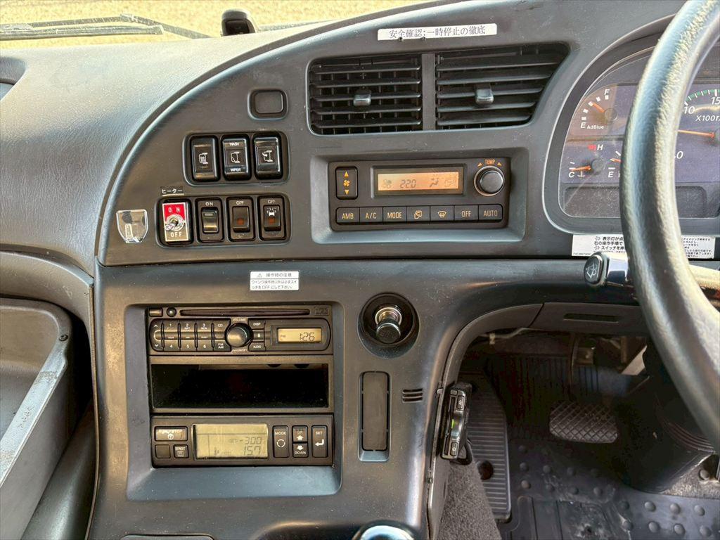 いすゞ ギガ QKG-CYJ77A(8x4)の写真22