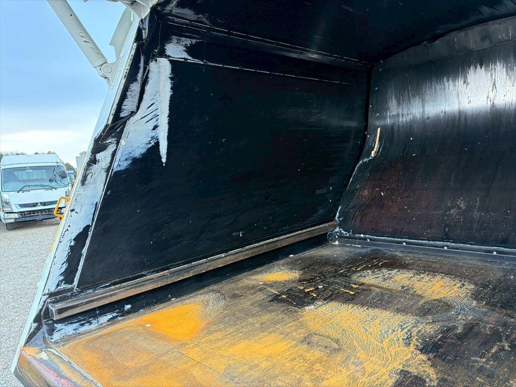 三菱 ファイター 2PG-FK72N(2WD)の写真9