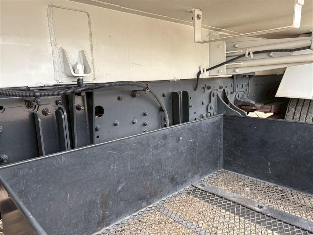 三菱 ファイター 2PG-FK72N(2WD)の写真16