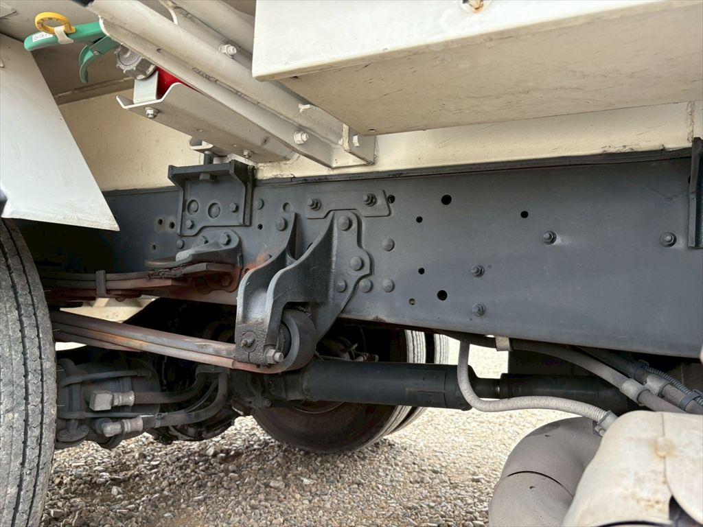 三菱 ファイター 2PG-FK72N(2WD)の写真17