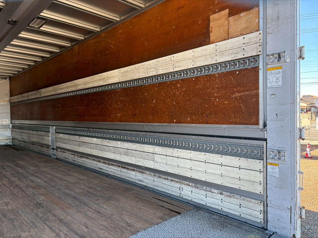 日野 プロフィア QPG-FR1EXEG(6x2)の写真10