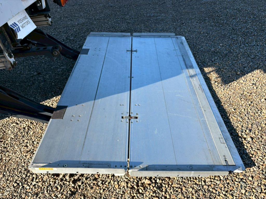 日野 プロフィア QPG-FR1EXEG(6x2)の写真12