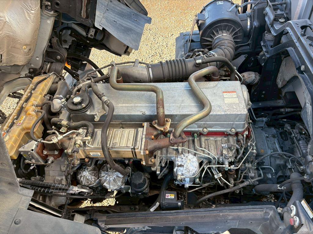 日野 プロフィア QPG-FR1EXEG(6x2)の写真18