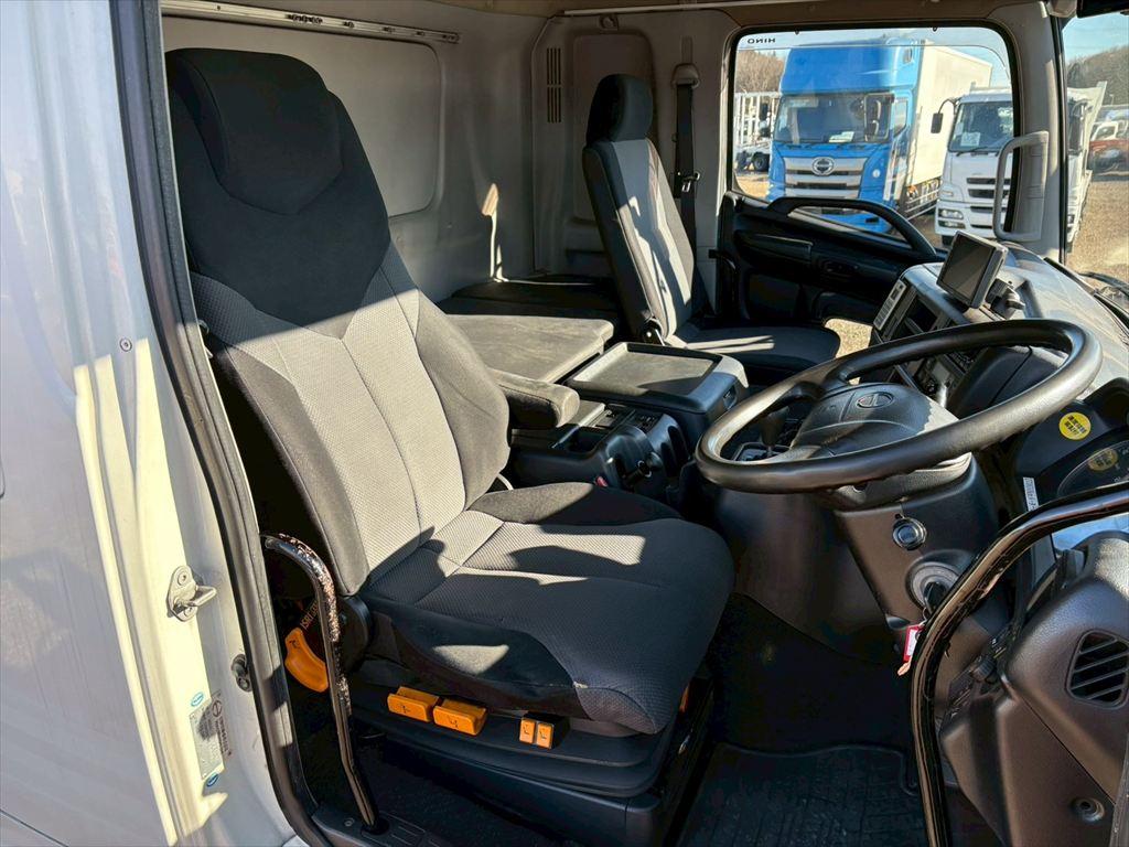 日野 プロフィア QPG-FR1EXEG(6x2)の写真21