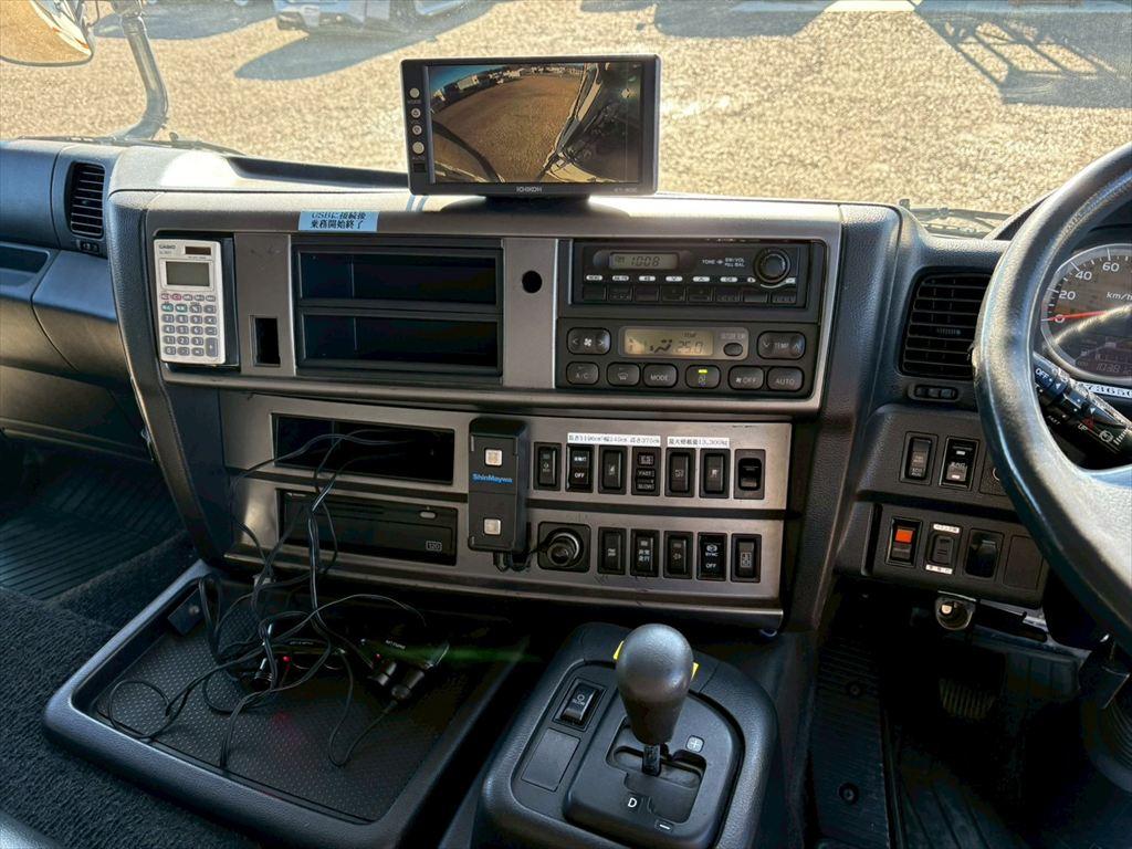 日野 プロフィア QPG-FR1EXEG(6x2)の写真22