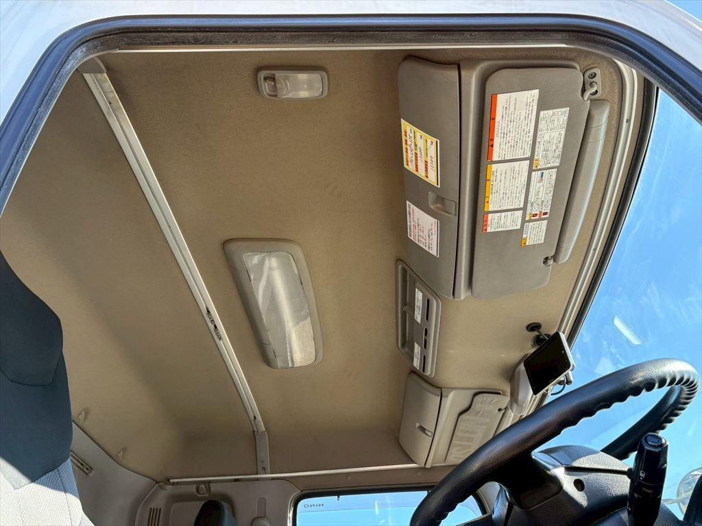 日野 プロフィア QPG-FR1EXEG(6x2)の写真24