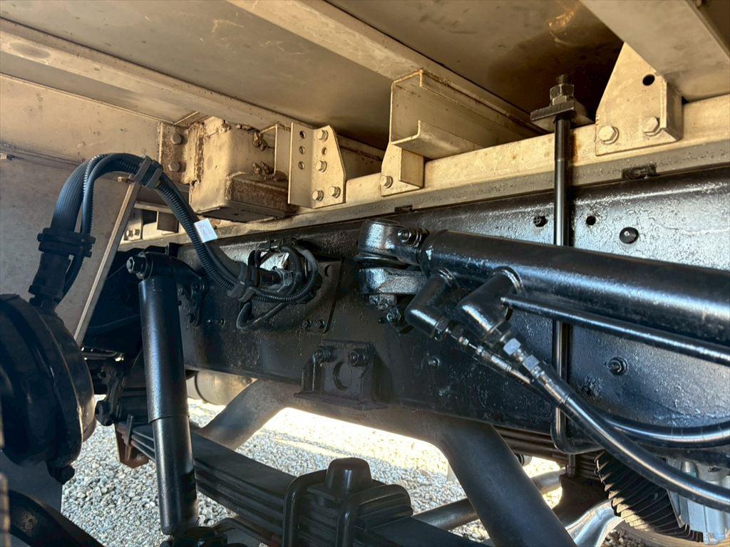 日野 プロフィア LKG-FW1EXBG(8x4)の写真15