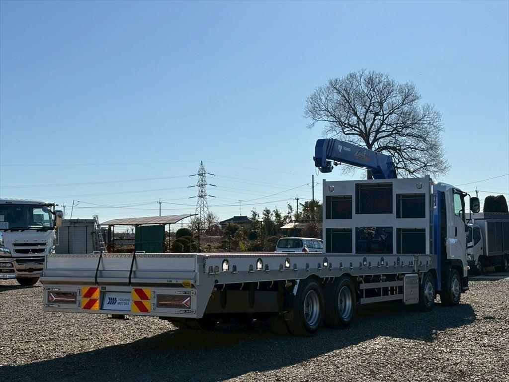 いすゞ ギガ 2PG-CYJ77C(8x4)の写真4