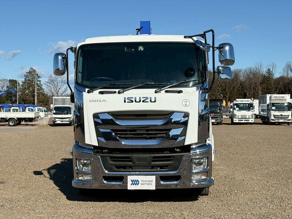 いすゞ ギガ 2PG-CYJ77C(8x4)の写真14