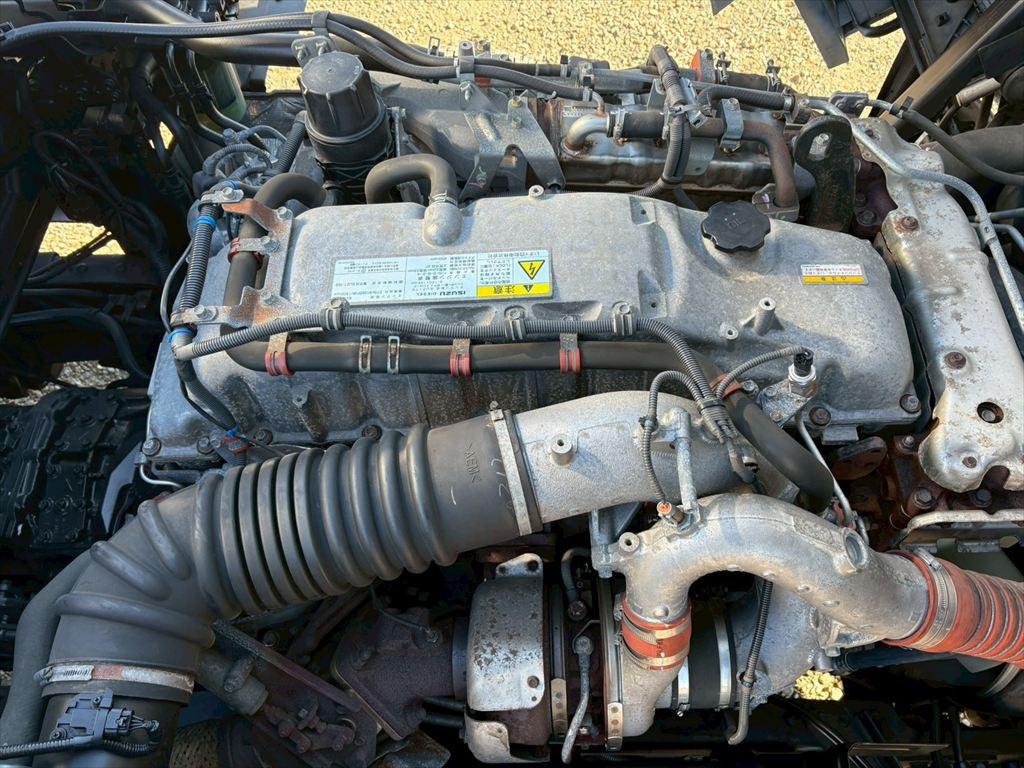 いすゞ ギガ 2PG-CYJ77C(8x4)の写真18