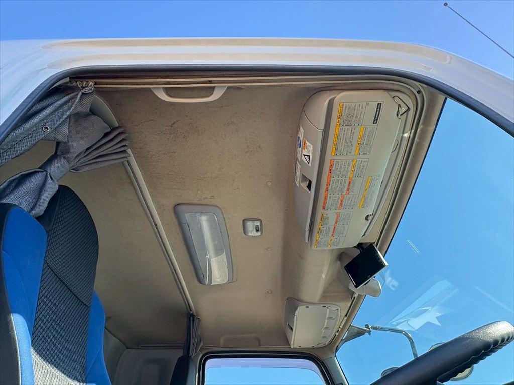 いすゞ ギガ 2PG-CYJ77C(8x4)の写真24