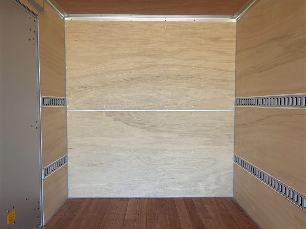 三菱 キャンター 2PG-FEB80(2WD)の写真7