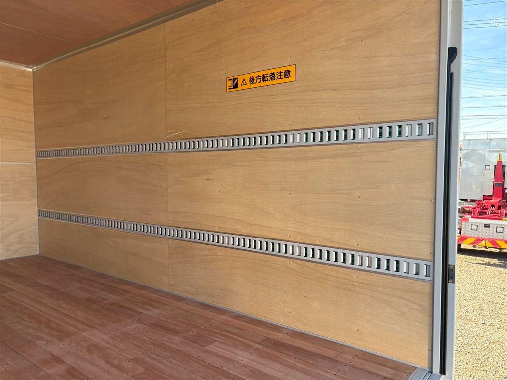 三菱 キャンター 2PG-FEB80(2WD)の写真10